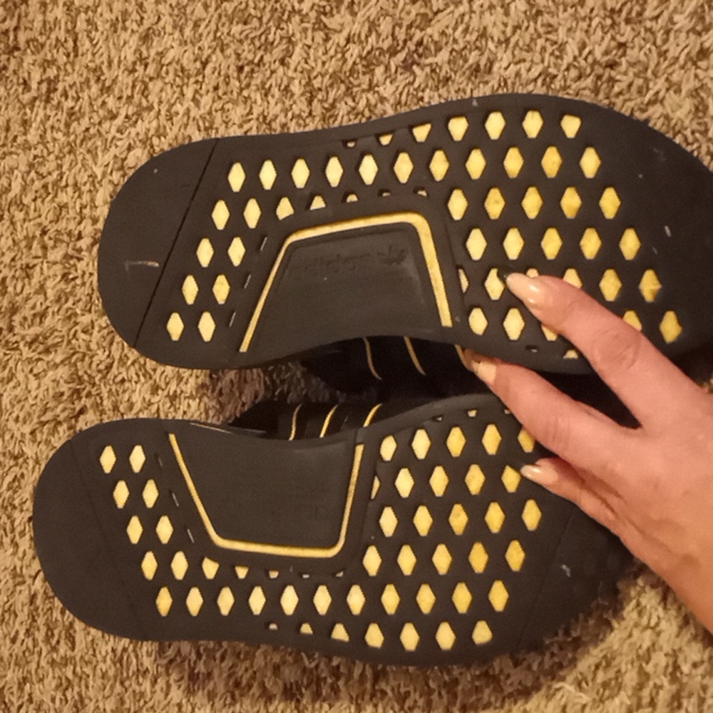 NMD R1 V2 Rio De Janeiro ADIDAS - Picture 4 of 6